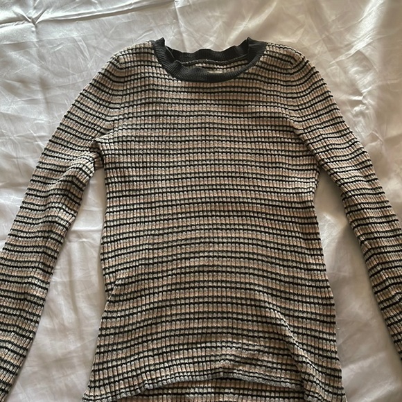 Long sleeve Christmas themed sweatshirt - Picture 1 of 2